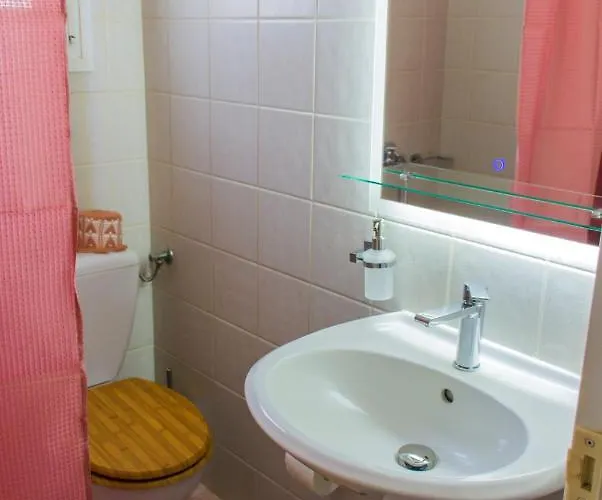 Nyaraló Aegea Milos Adámasz